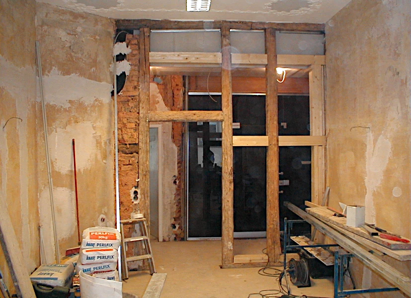Bau-Sanierung innen in einerm Fachwerkhaus